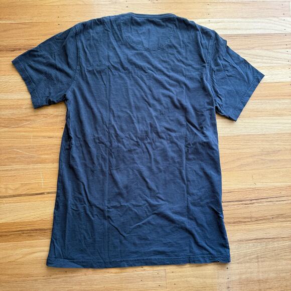 Barbour Steve McQueen Motorcycle Men's Blue Graphic T-Shirt Sz M Harvey Mushman - Picture 8 of 9